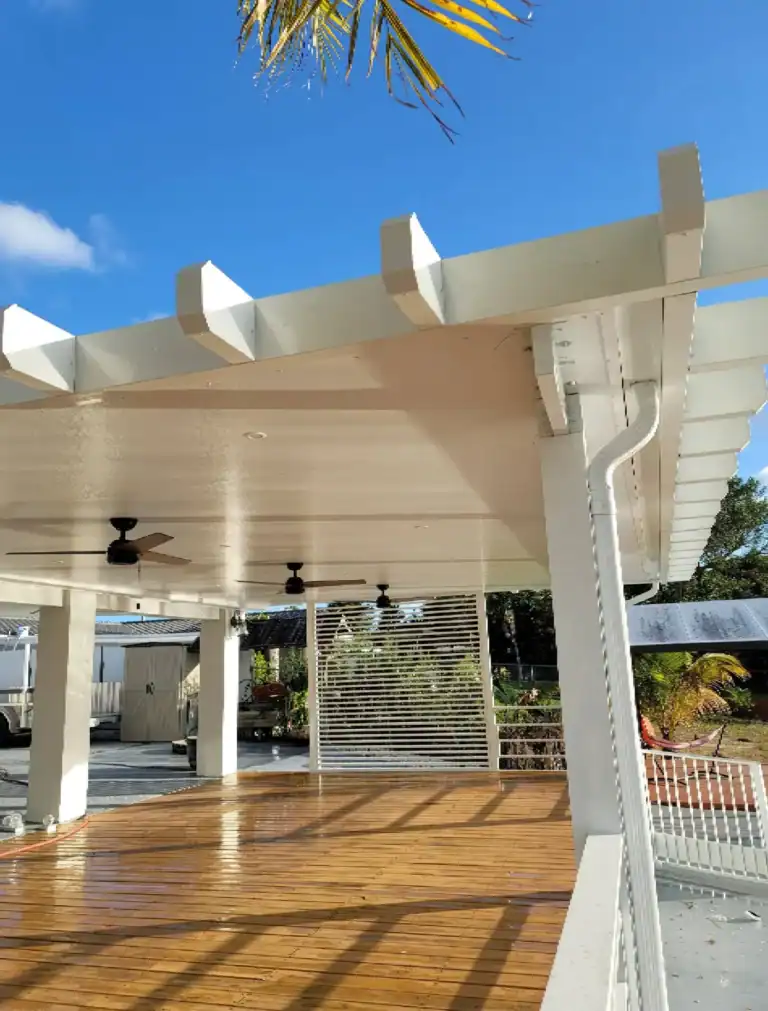 Modern aluminum pergola installed in a residential backyard in Florida